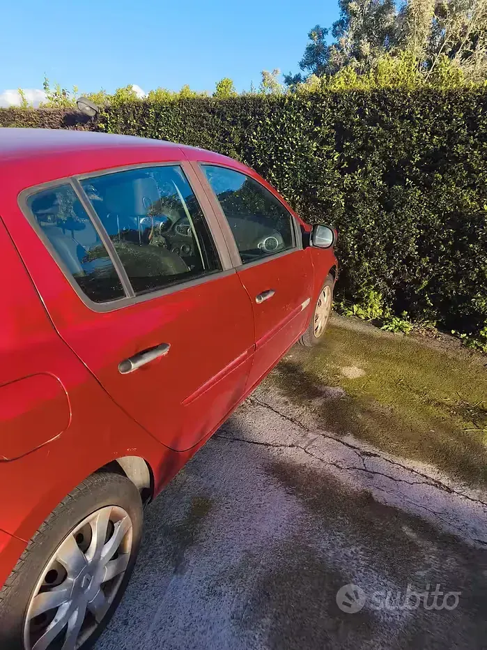 Usata Renault Clio 65 CV (47 kW) 2009 Rosso Utilitaria