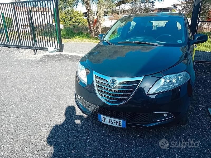 Usata Lancia Ypsilon S 95 CV (69 kW) 2012 Nero Utilitaria