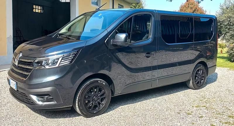 Usata Renault Trafic 150 CV (110 kW) 2023 Grigio Monovolume