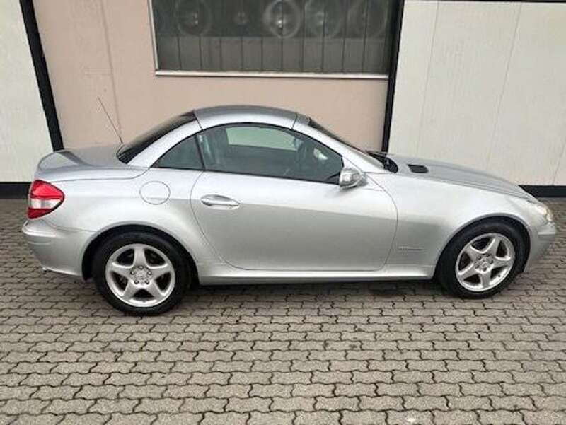 Usado Mercedes SLK200 163 CV (119 kW) 2004 Plateado Descapotable