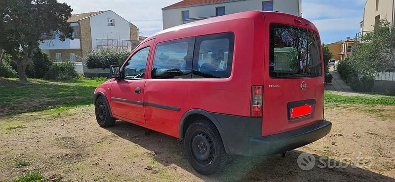 Usata Opel Combo 75 CV (55 kW) 2006 Berlina