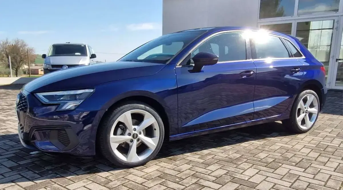 Usata Audi A3 Business 116 CV (85 kW) 2023 Blu/azzurro Berlina