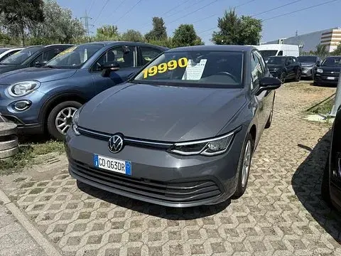 Usata VW Golf VIII Life 110 CV (80 kW) 2020 Grigio Utilitaria
