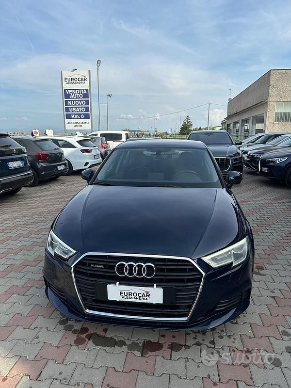 Usata Audi A3 Business 150 CV (110 kW) 2017 Blu Berlina