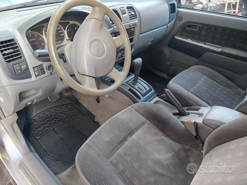 Usata Isuzu D-Max 131 CV (96 kW) 2007 Grigio Pick-up