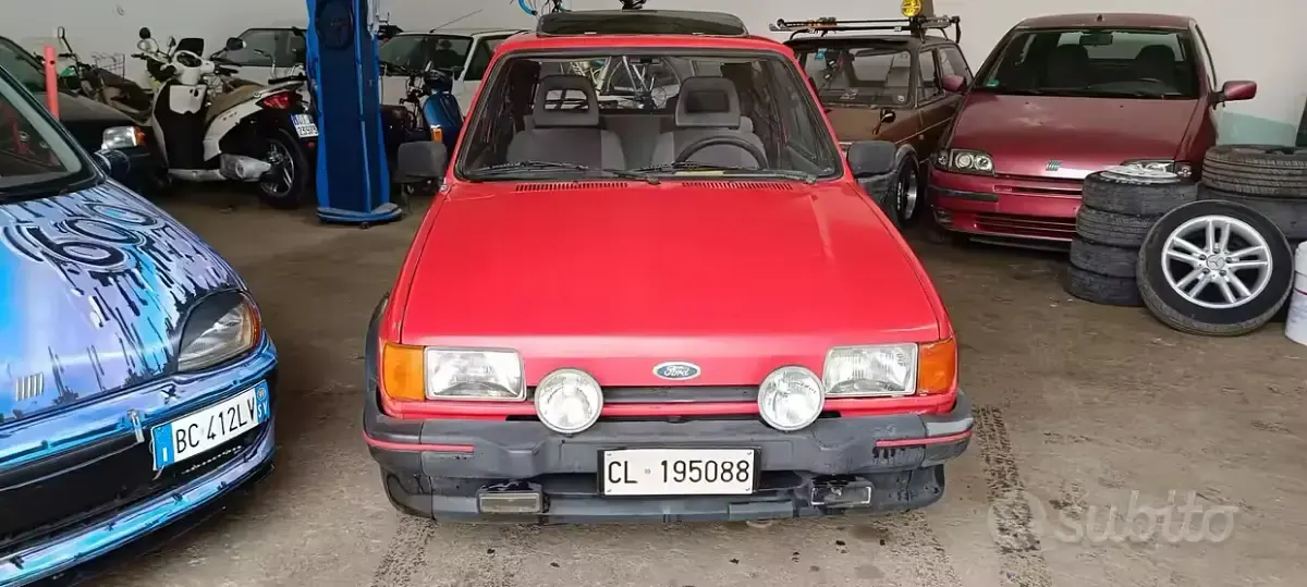 Usata Ford Fiesta S 69 CV (50 kW) 1987 Rosso Utilitaria