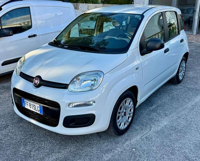 Bianco Usata 2016 Fiat Panda Easy Due volumi | 8490 € (Buon prezzo) - Immagine 1/4