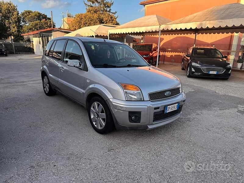 Grigio Usata 2008 Ford Fusion Titanium Tre volumi | 2200 € (Ottimo prezzo) - Immagine 1/4