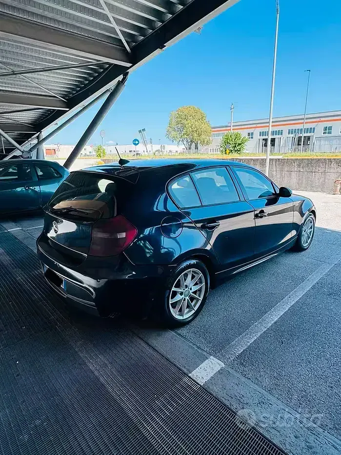 Usata BMW 118 M Sport 143 CV (105 kW) 2010 Bluazzurro Utilitaria