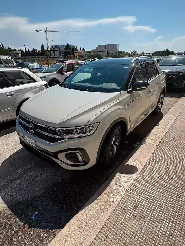 Usata VW T-Roc R-line 116 CV (85 kW) 2023 SUV