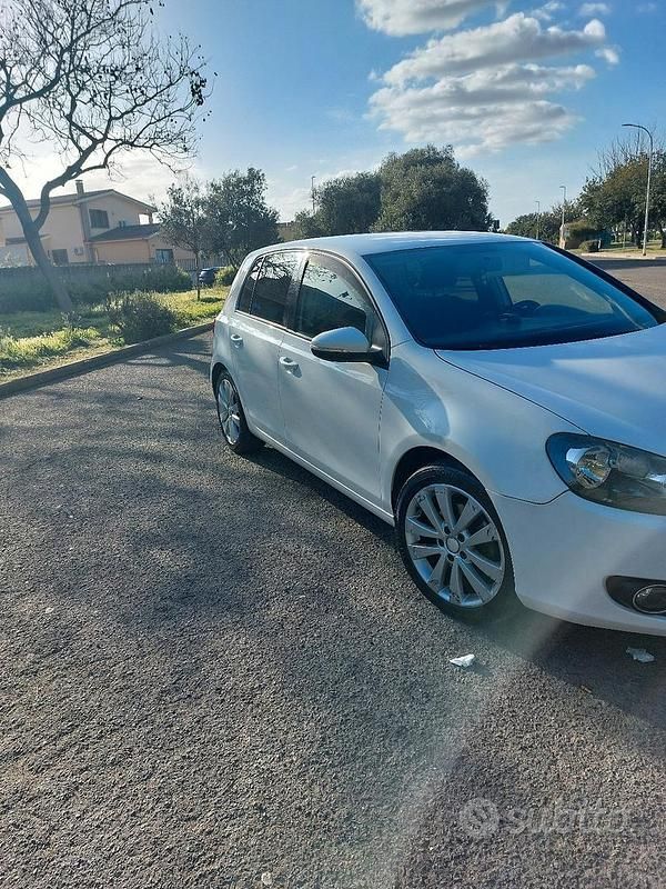 Usata VW Golf VI 140 CV (102 kW) 2011 Bianco Utilitaria