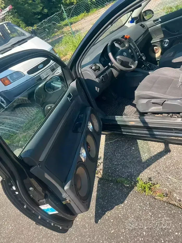 Usata VW Golf IV 140 CV (102 kW) 2005 Nero Berlina