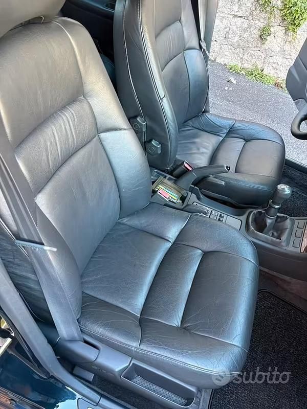 Usata Volvo V40 1997 Blu Station wagon