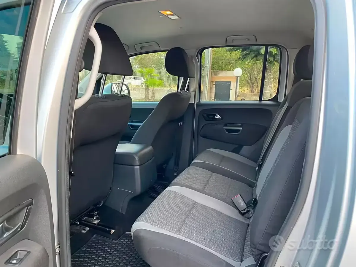 Usata VW Amarok Comfortline 204 CV (150 kW) 2017 Grigio Pick-up