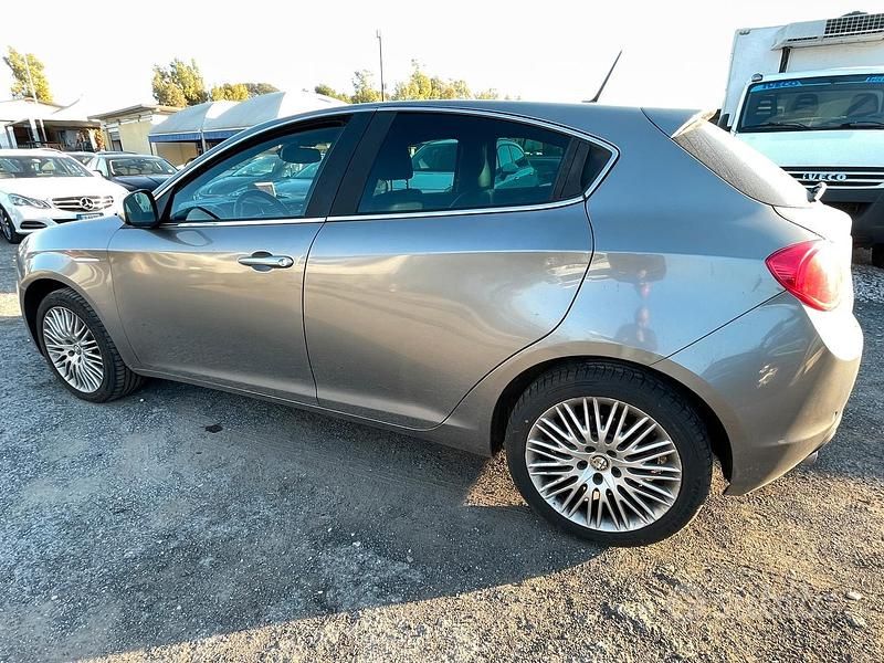 Usata Alfa Romeo Giulietta 170 CV (125 kW) 2012 Utilitaria