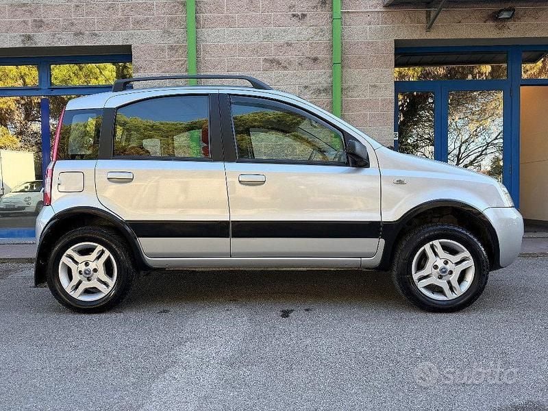 Usata Fiat Panda 4x4 Climbing 60 CV (44 kW) 2005 Grigio Utilitaria