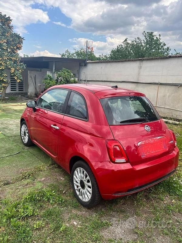 Begagnad Fiat 500 70 HK (51 kW) 2021 Röd