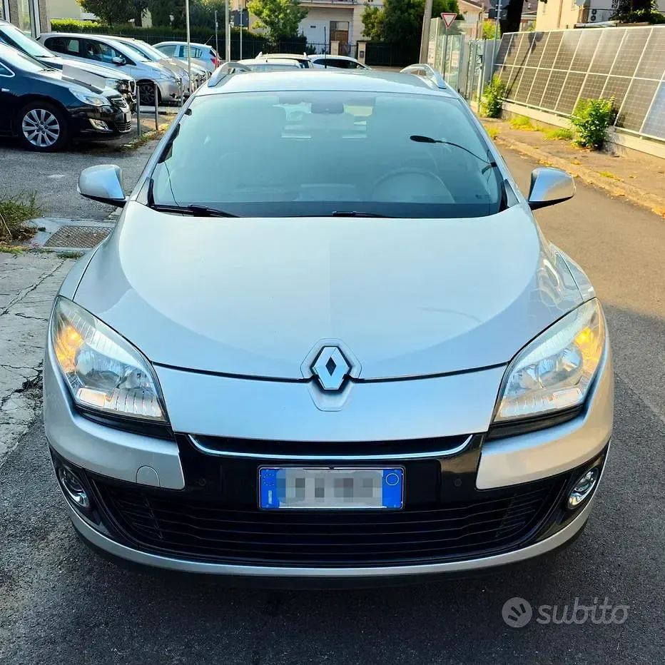 Usata Renault Mégane GrandTour 110 CV (80 kW) 2013 Grigio Station wagon