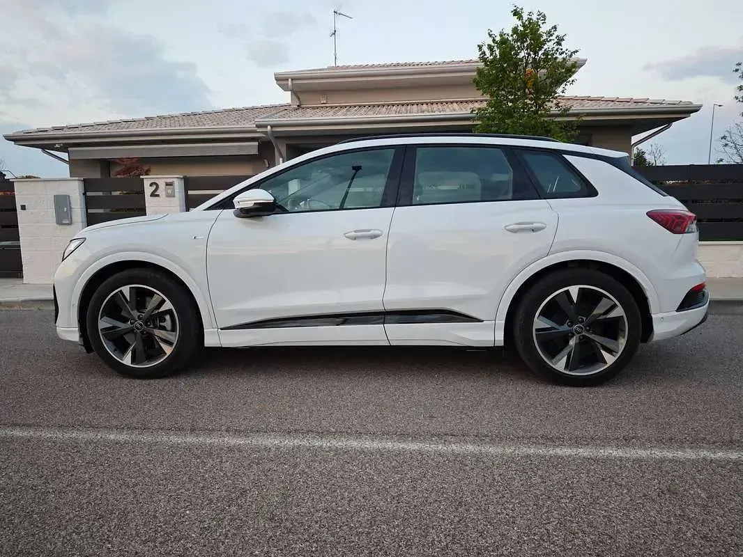 Usata Audi Q4 e-tron S-Line 77 kW (105 CV) 2023 Bianco SUV
