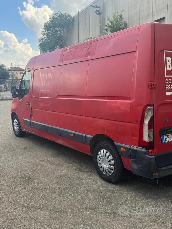 Begagnad Renault Master 2011 Röd Van