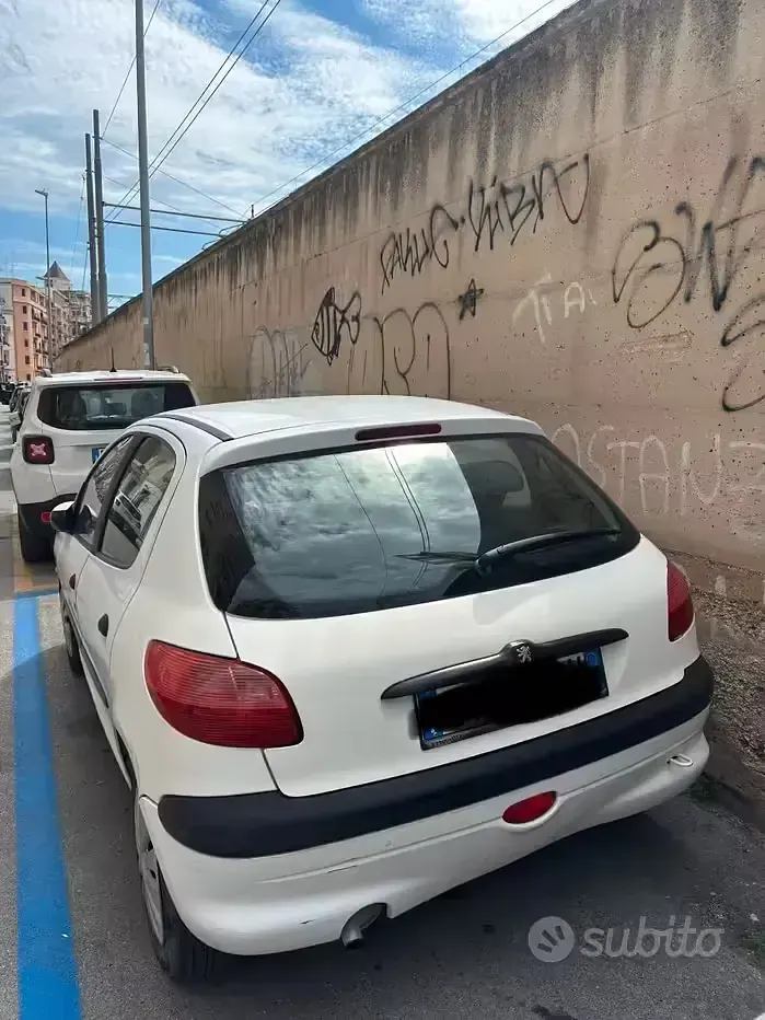 Usata Peugeot 206 75 CV (55 kW) 2002 Bianco Berlina