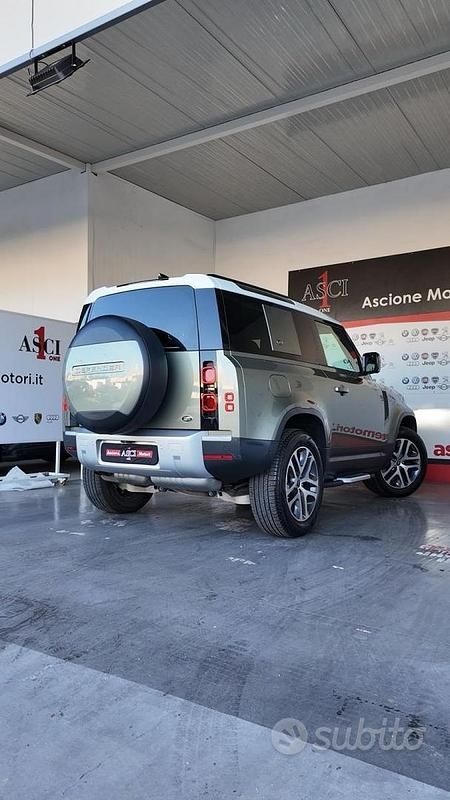 Usata Land Rover Defender HSE Dynamic 300 CV (220 kW) 2021 Verde SUV