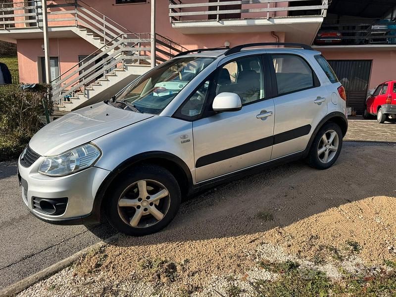Usata 2007 Suzuki SX4 SUV | 3000 € (Buon prezzo) - Immagine 1/4