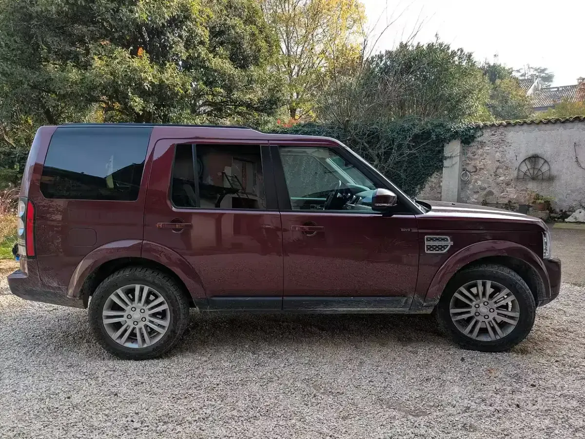 Usata Land Rover Discovery 4 HSE 249 CV (183 kW) 2015 Rosso SUV