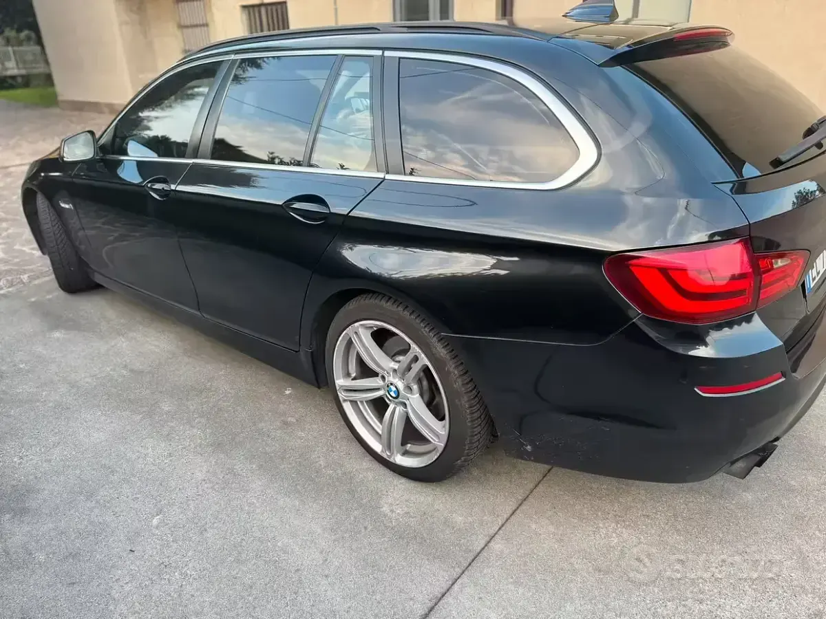 Usata BMW 520 184 CV (135 kW) 2010 Nero Station wagon