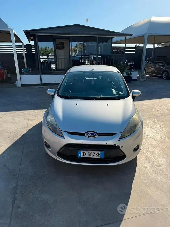 Usata Ford Fiesta Titanium 97 CV (71 kW) 2009 Grigio Berlina