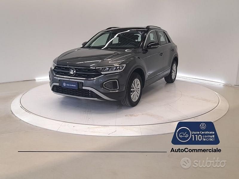 Usata VW T-Roc Life 150 CV (110 kW) 2024 Grigio scuro SUV