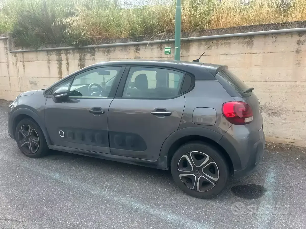 Usata Citroën C3 102 CV (75 kW) 2022 Grigio Utilitaria