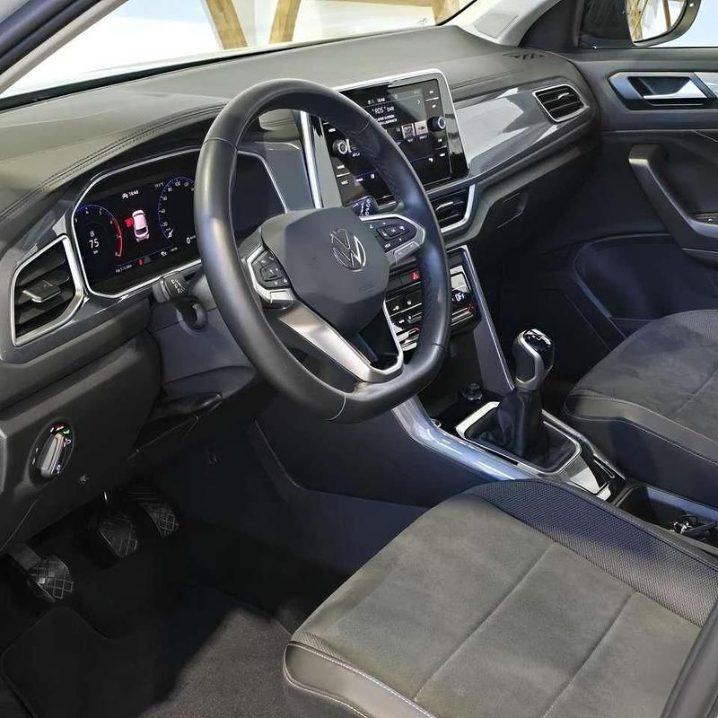 Usata VW T-Roc Style 110 CV (80 kW) 2023 Grigio ascot SUV