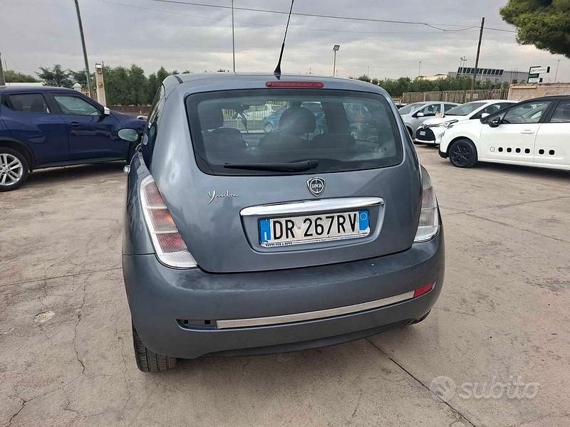 Usata Lancia Ypsilon 60 CV (44 kW) 2008 Grigio Utilitaria
