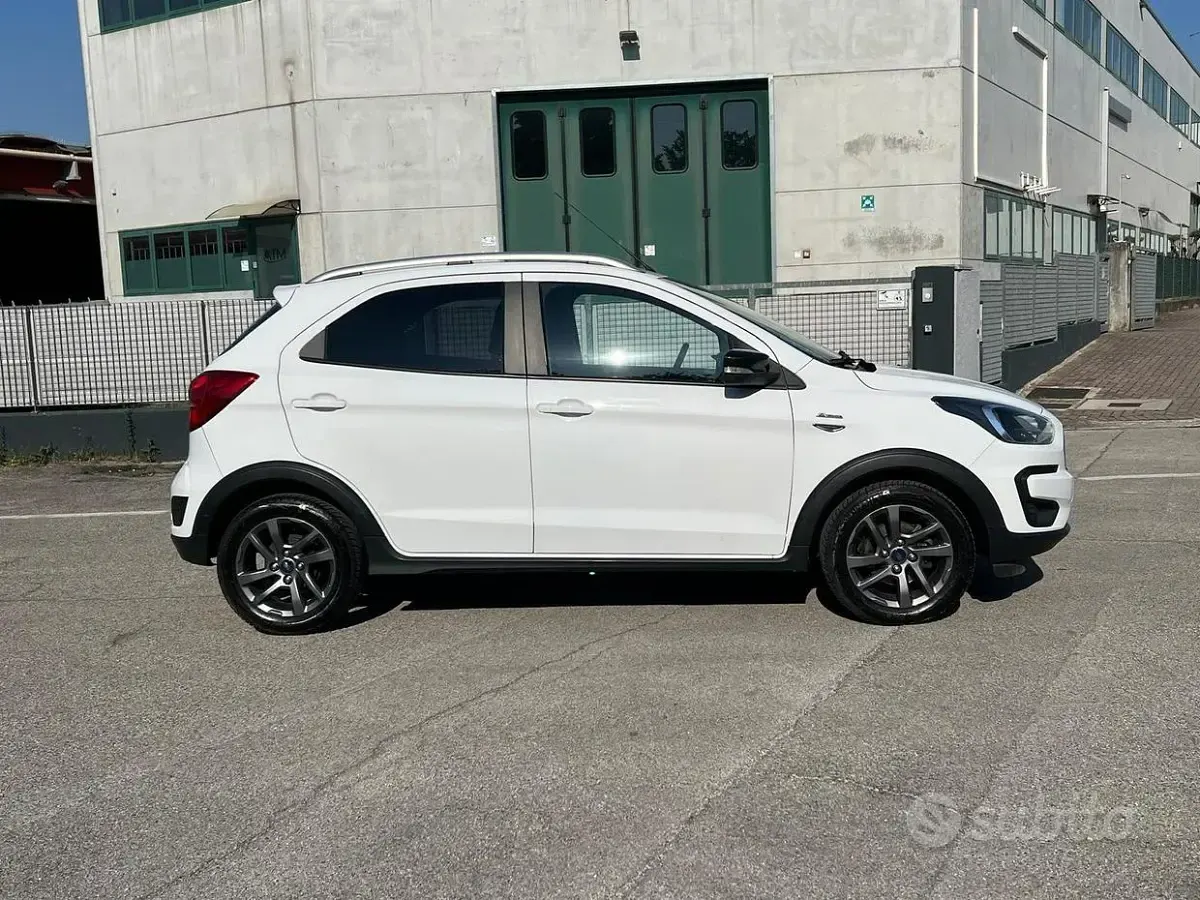 Usata Ford Ka 86 CV (63 kW) 2019 Bianco Berlina