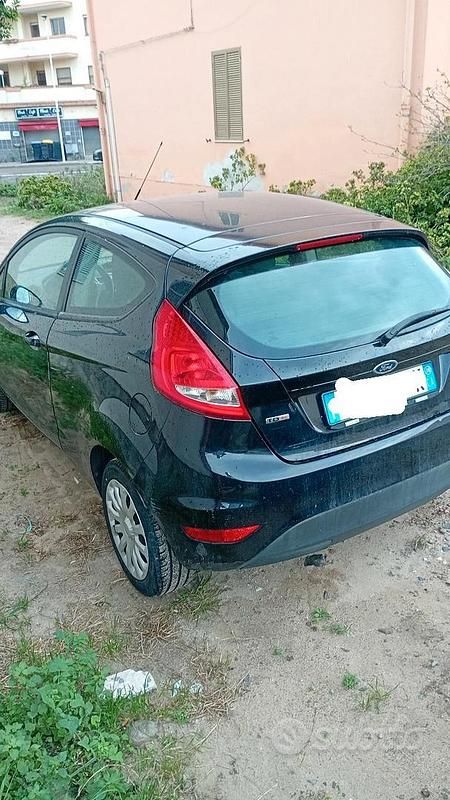 Usata Ford Fiesta 68 CV (50 kW) 2010 Nero Utilitaria