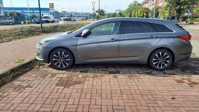 Usata Hyundai i40 Comfort 141 CV (103 kW) 2015 Grigio Station wagon