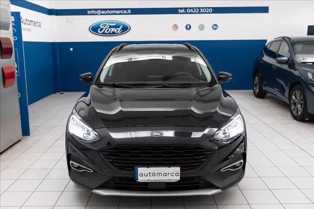 Usata Ford Focus Active 125 CV (91 kW) 2022 Nero SUV
