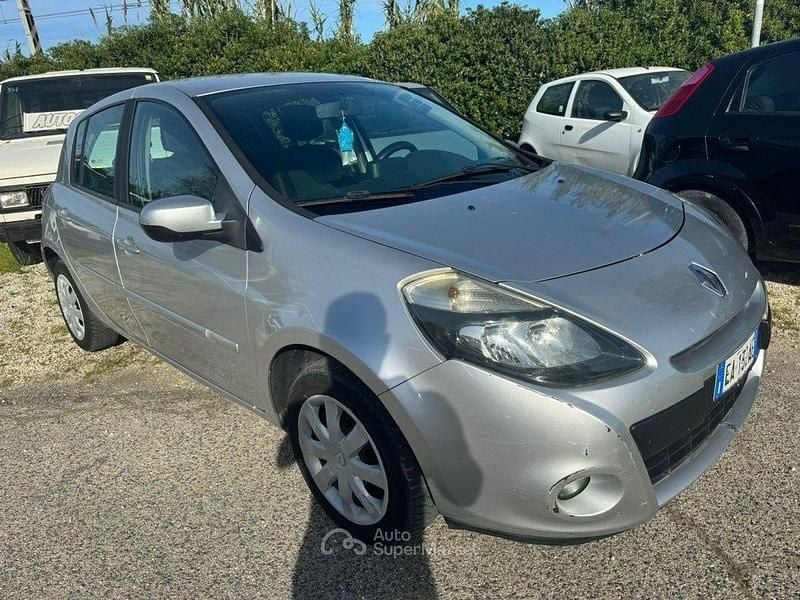 Usata Renault Clio II 75 CV (55 kW) 2010 Grigio Berlina