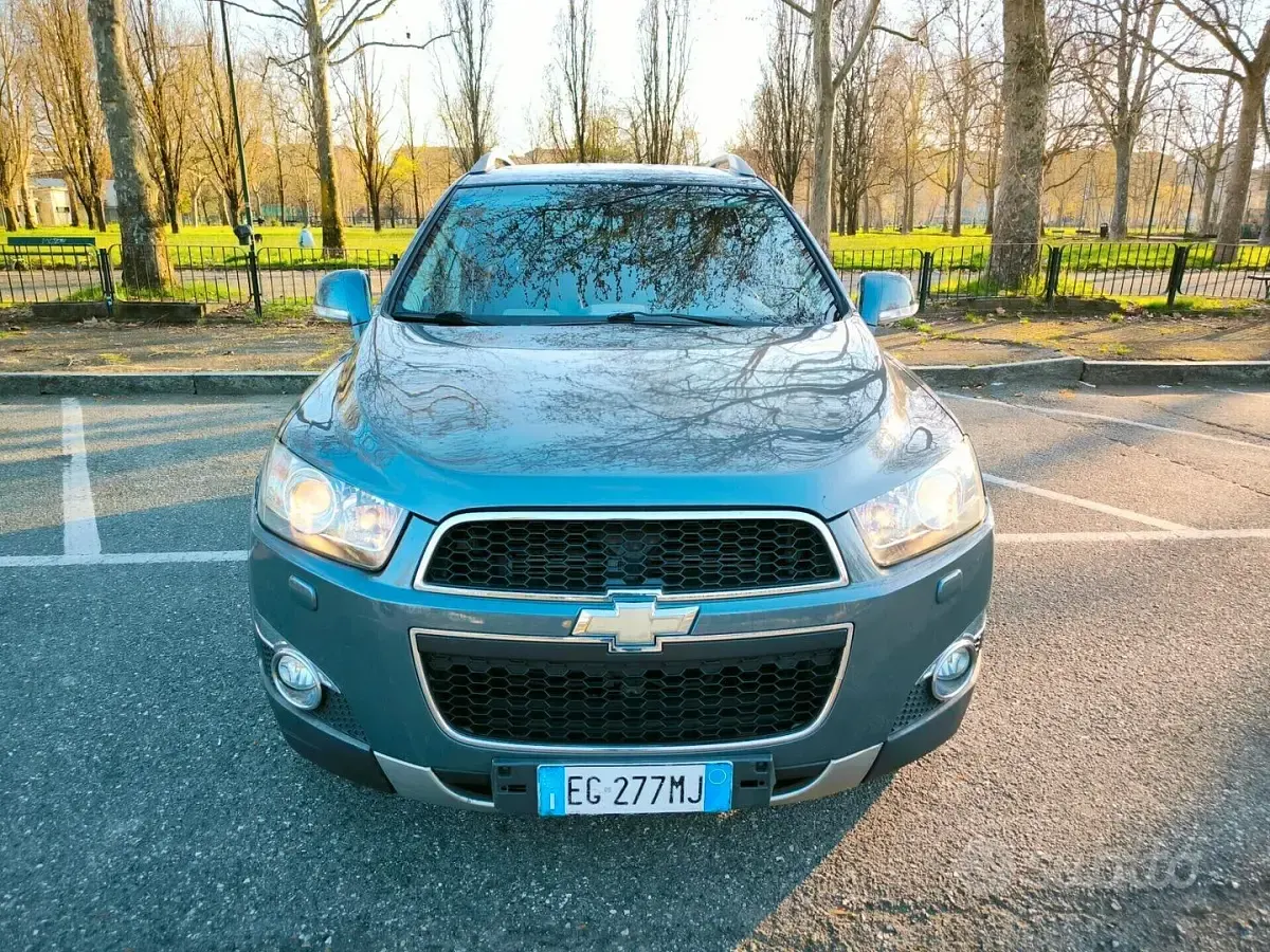 Usata Chevrolet Captiva LTZ 184 CV (135 kW) 2011 Grigio SUV
