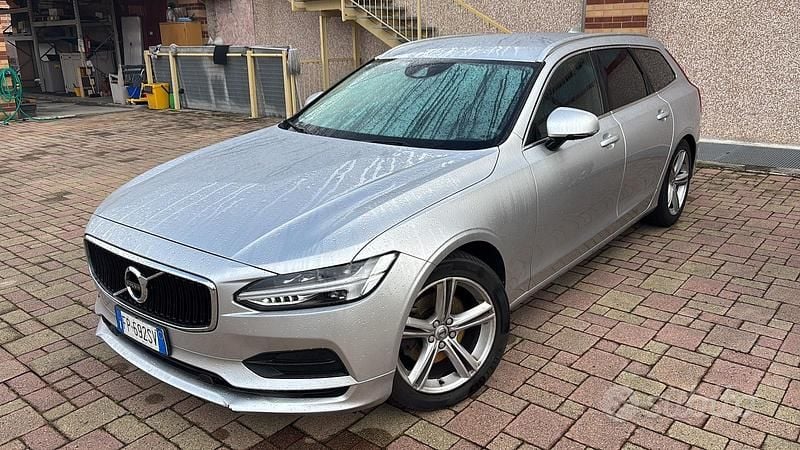 Usata Volvo V90 Momentum 150 CV (110 kW) 2018 Grigio Station wagon