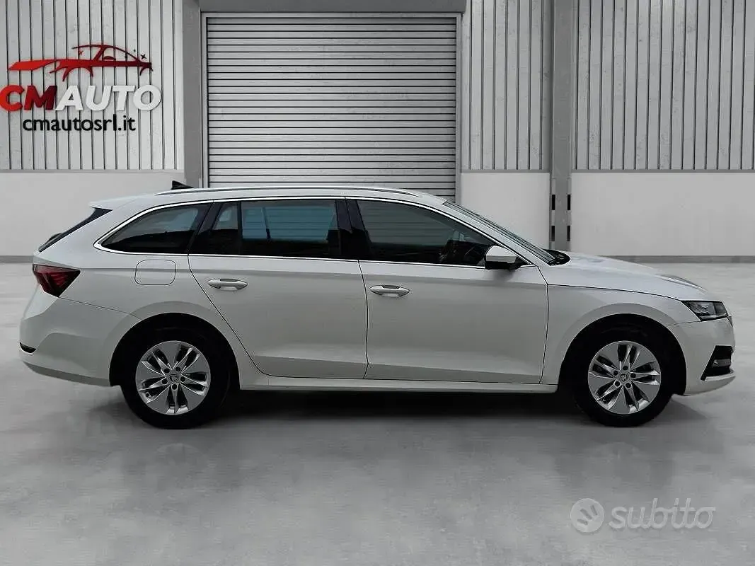Usado Skoda Octavia G-TEC Ambition 131 CV (96 kW) 2021 Other Familiar