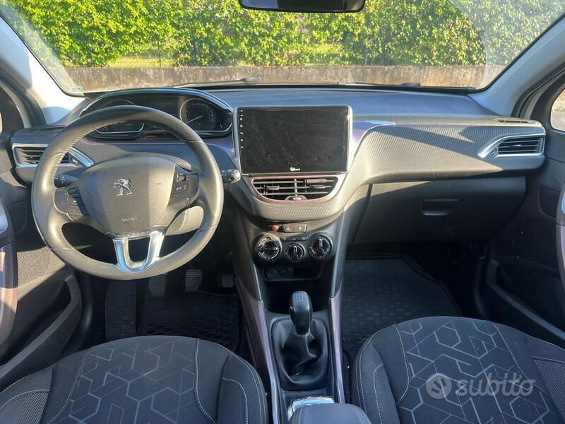 Usata Peugeot 2008 Active 92 CV (67 kW) 2015 Bianco SUV