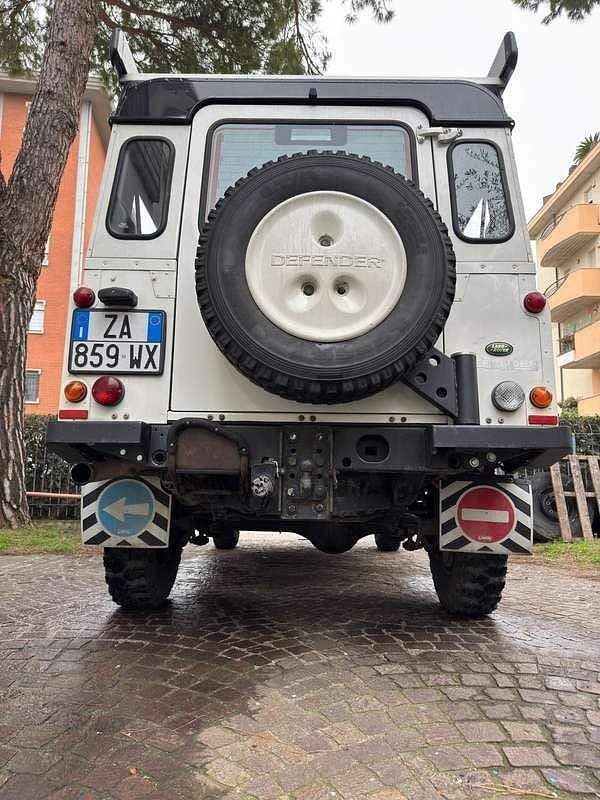 Usata Land Rover Defender 122 CV (89 kW) 2006 Bianco Station wagon