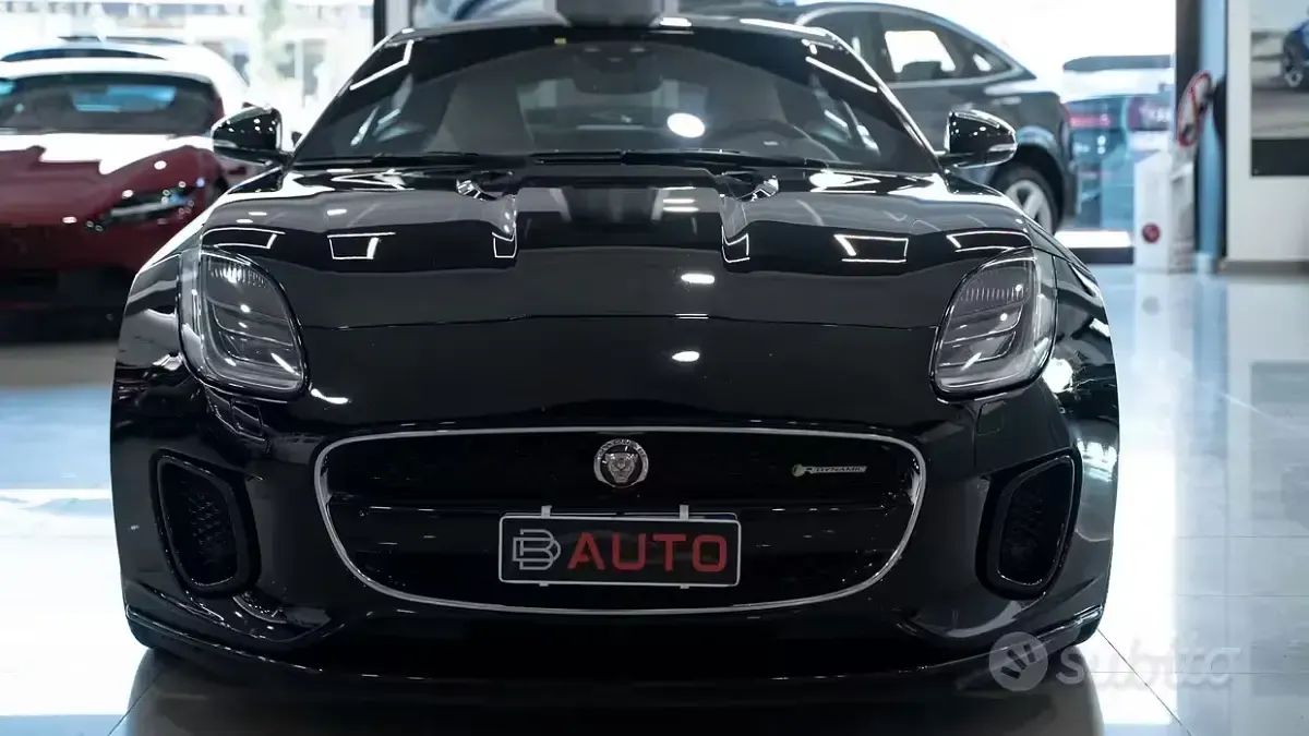 Usata Jaguar F-Type R-Dynamic 300 CV (220 kW) 2018 Nero Coupé