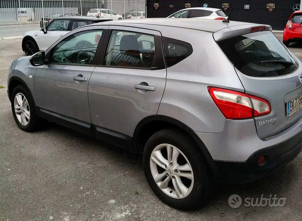 Usata Nissan Qashqai 131 CV (96 kW) 2011 Grigio SUV