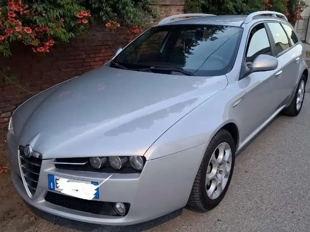 Usata Alfa Romeo 159 Progression 136 CV (100 kW) 2011 Grigio Station wagon