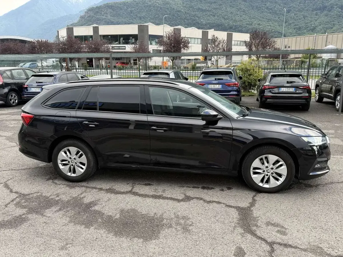 Usata Skoda Octavia Style 150 CV (110 kW) 2021 Nero Station wagon
