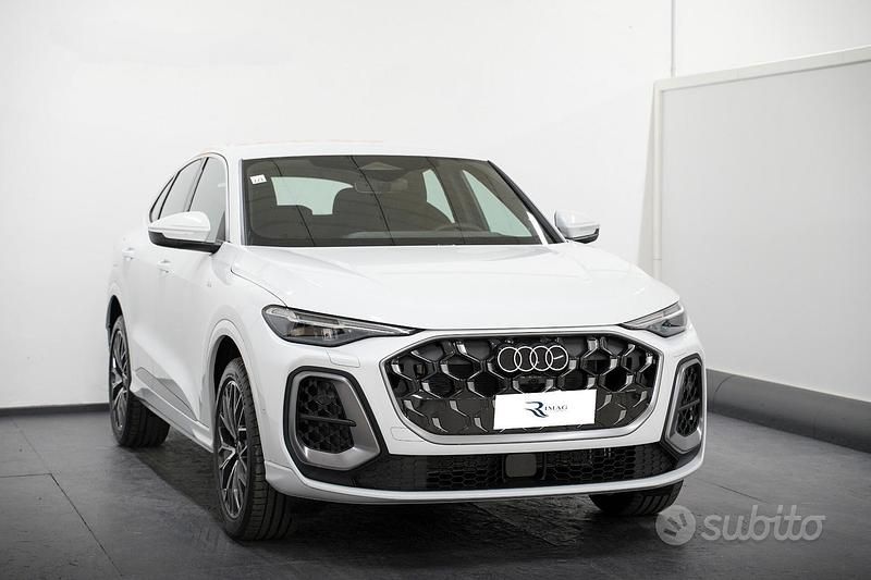 Nero Nuova 2025 Audi Q5 Premium SUV | 73.900 € (Ottimo prezzo) - Immagine 1/4