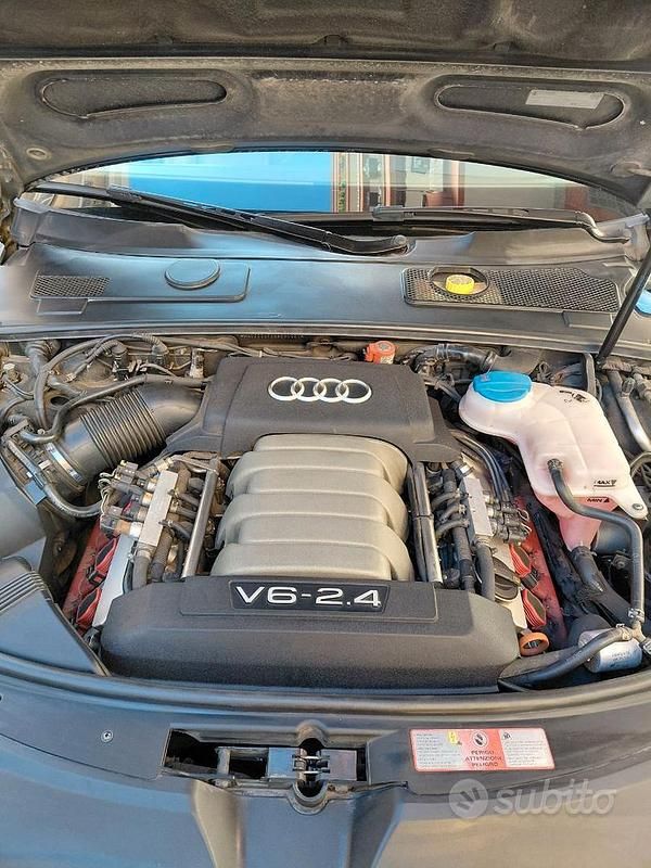 Usata Audi A6 177 CV (130 kW) 2005 Blu Station wagon